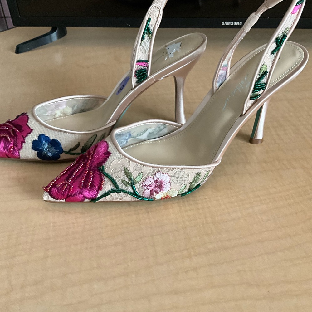Embroidered Floral Slingback Heels in Pink & Blue - Picture 3 of 7
